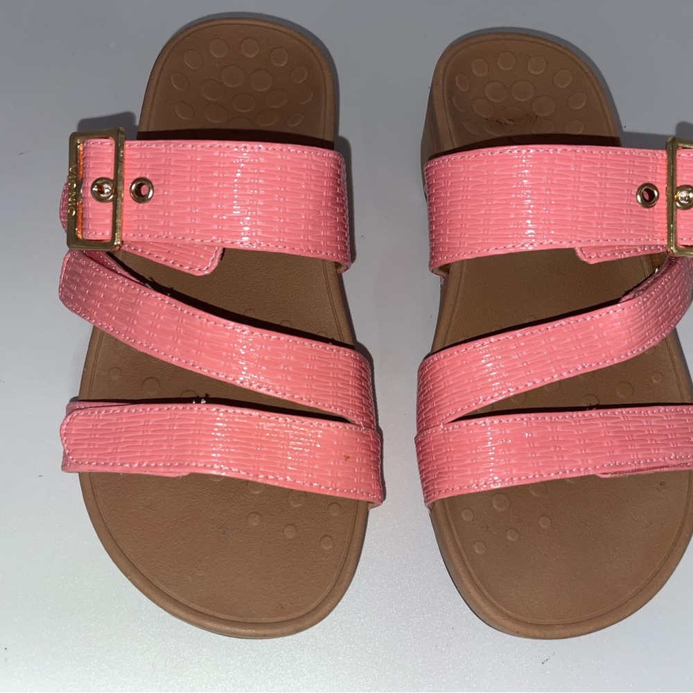 Size 6 Pacific Rio Coral Pink Sandal